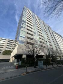 東京都渋谷区神宮前１丁目