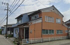 富山県魚津市新金屋２丁目