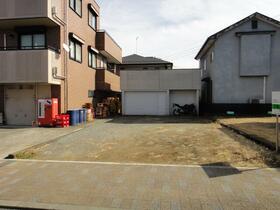 神奈川県秦野市曲松１丁目