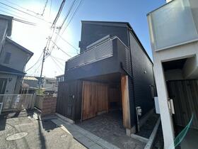 東京都目黒区東山１丁目