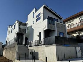 神奈川県横浜市青葉区美しが丘４丁目