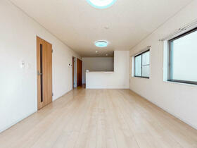 神奈川県横浜市南区平楽