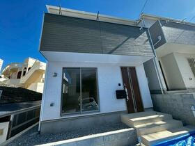 沖縄県那覇市識名１丁目