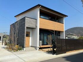 香川県高松市飯田町