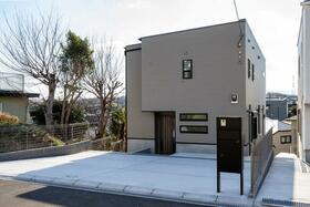 兵庫県三田市屋敷町