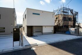 兵庫県三田市屋敷町