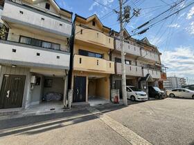 京都府京都市右京区太秦野元町