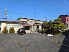 青森県八戸市大字田面木字赤坂