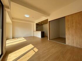 グラジオ姫路駅前ＩＩ　２０２