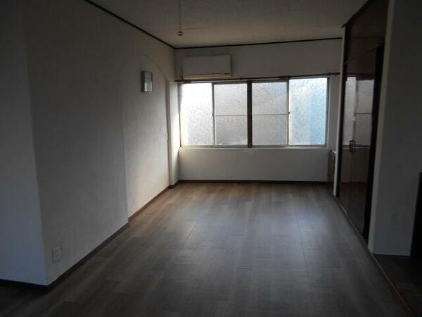 detached 東京都立川市栄町５丁目

地図を見る