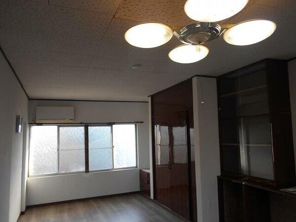 detached 東京都立川市栄町５丁目

地図を見る