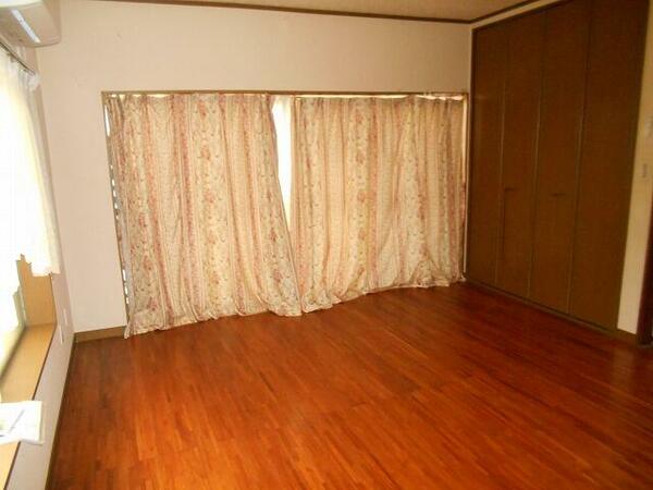 detached 東京都立川市栄町５丁目

地図を見る