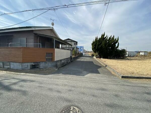 外観：北側道路