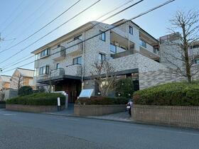 東京都町田市三輪緑山１丁目