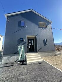 山梨県中巨摩郡昭和町築地新居