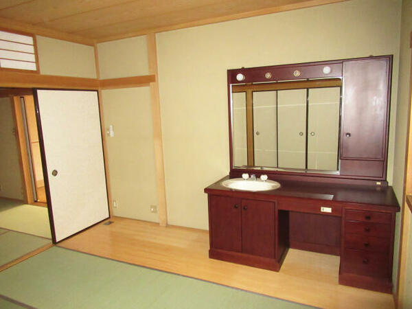 detached 東京都中野区中野３丁目

地図を見る