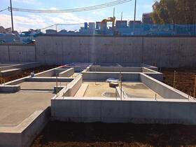 東京都稲城市平尾２丁目