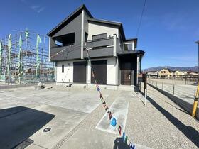 山梨県甲斐市篠原