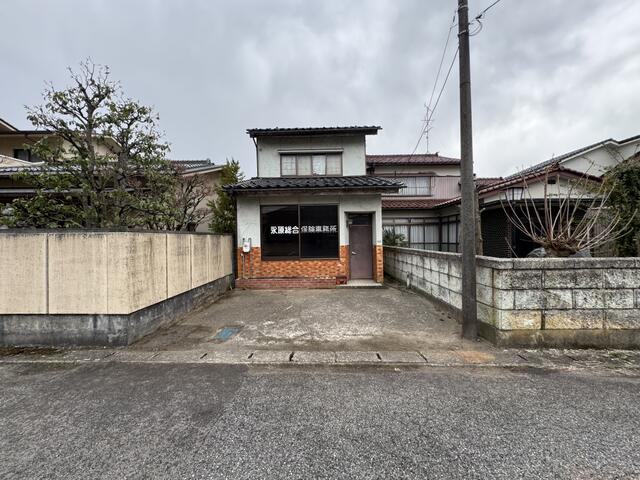 富山県高岡市の一戸建て | 660万円 | 4DK | 126.98m² | Akiyama house finder