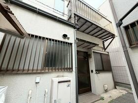 東京都文京区根津２丁目