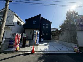 神奈川県横浜市金沢区六浦東３丁目