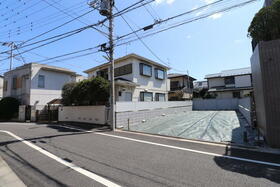 東京都世田谷区深沢１丁目