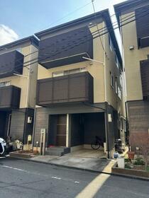 埼玉県さいたま市浦和区仲町４丁目