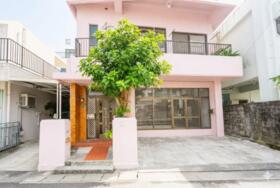 沖縄県那覇市識名３丁目