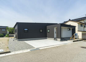 富山県魚津市本新町