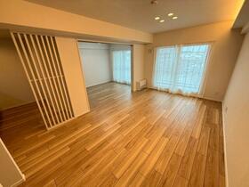 ファミール大谷地