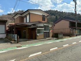 山梨県都留市つる２丁目