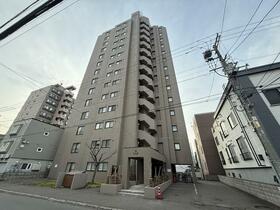 北海道札幌市中央区南六条西１３丁目