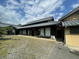 三重県亀山市小川町