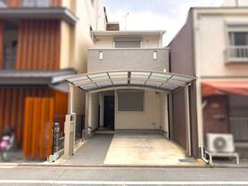 京都府京都市中京区三条通油小路下る三条油小路町