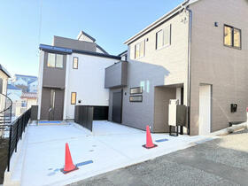 神奈川県横浜市港南区芹が谷１丁目