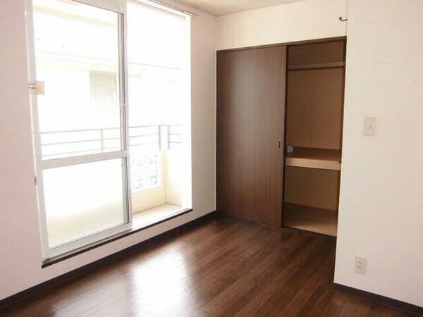 detached 東京都立川市砂川町４丁目

地図を見る