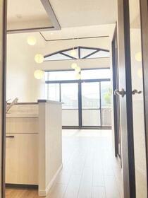 ロフト付きで天井が高く開放感が溢れるお部屋　ライオンズヴィアーレ鹿山