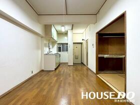 大阪府茨木市東太田１丁目