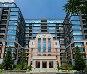 東京都港区三田１丁目