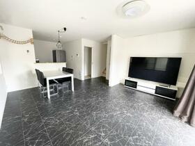 神奈川県横須賀市久里浜台１丁目