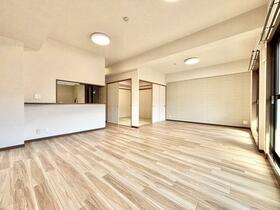 宝マンション日比野