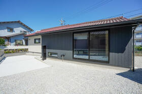 三重県四日市市高花平１丁目