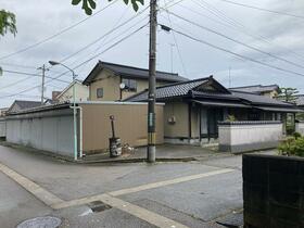 富山県砺波市三島町