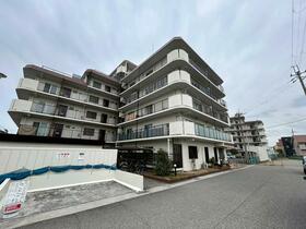 シャルム明石　３階