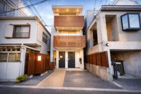 東京都港区赤坂４丁目