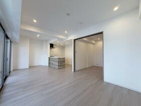 東京都八王子市八日町