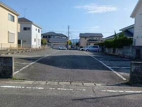 福岡県福岡市西区泉1丁目
