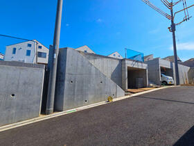 東京都稲城市平尾２丁目