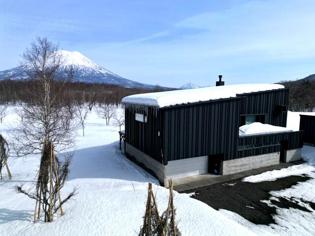 北海道虻田郡ニセコ町の一戸建て | 3.6億円 | 2LDK | 26378.02m² | Akiyama house finder