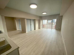 愛知県岡崎市材木町１丁目